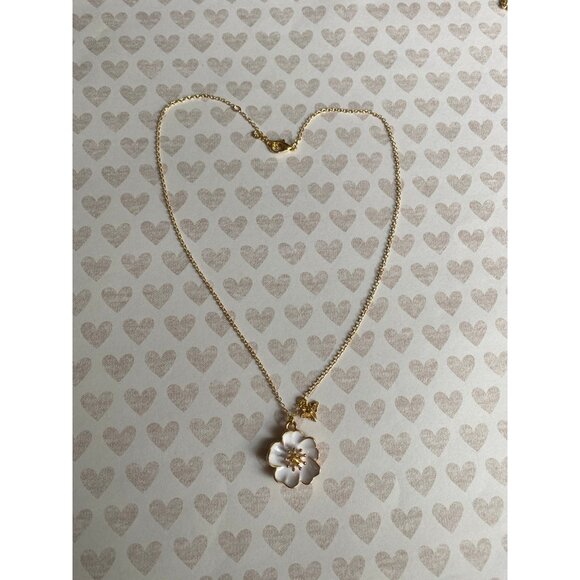 White flower necklace - Picture 1 of 1